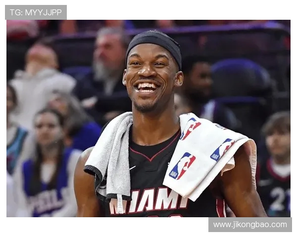 [NBA]巴特勒吊传内线 波斯特转身双手扣.